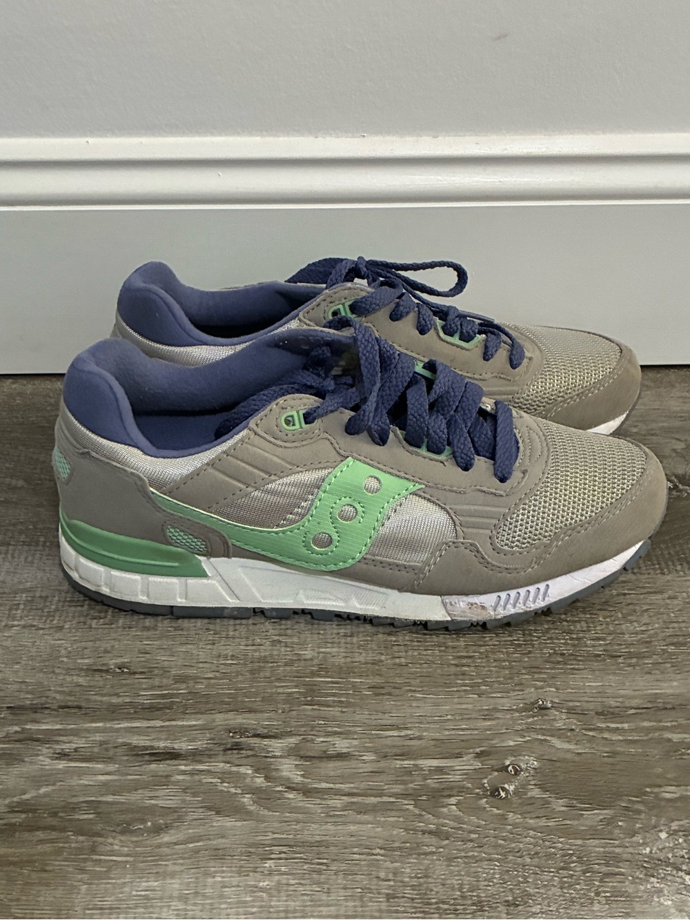 Saucony Shadow 5000 Women’s Gray Green Athletic Sneakers